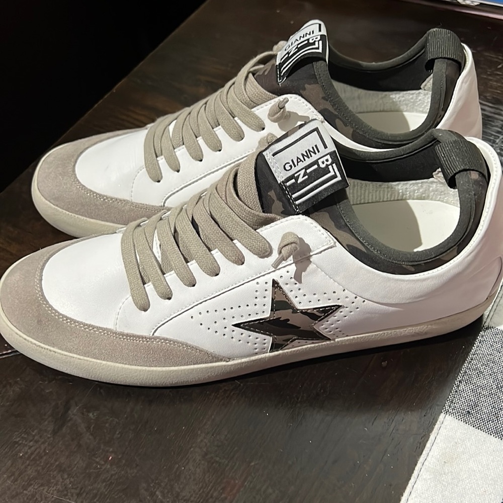 Gianni Bini Kaekko Camo Star Sneakers